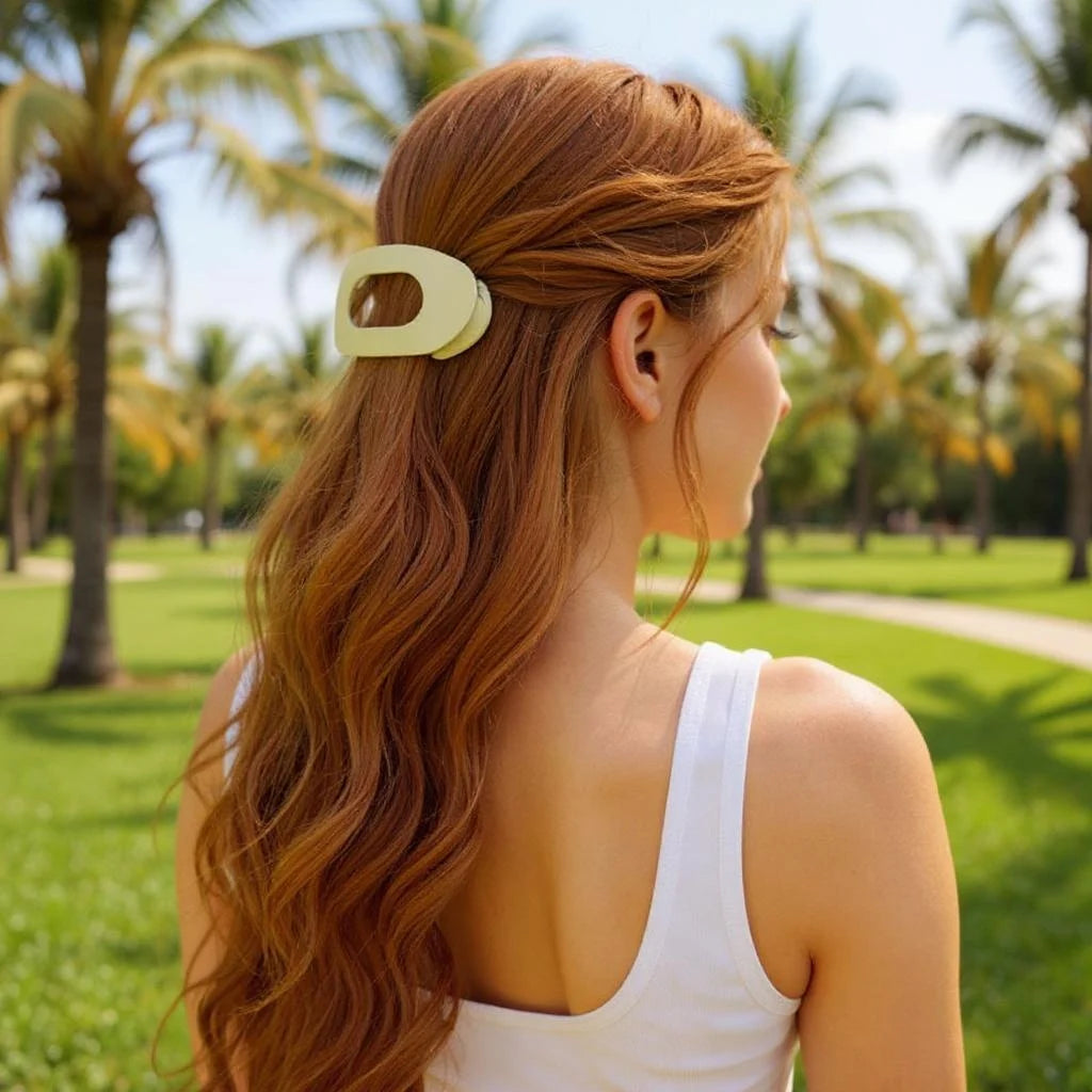Floral Hair Clip – Stylish Claw Clip with Strong Grip