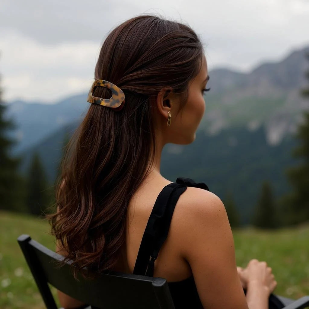 Floral Hair Clip – Stylish Claw Clip with Strong Grip
