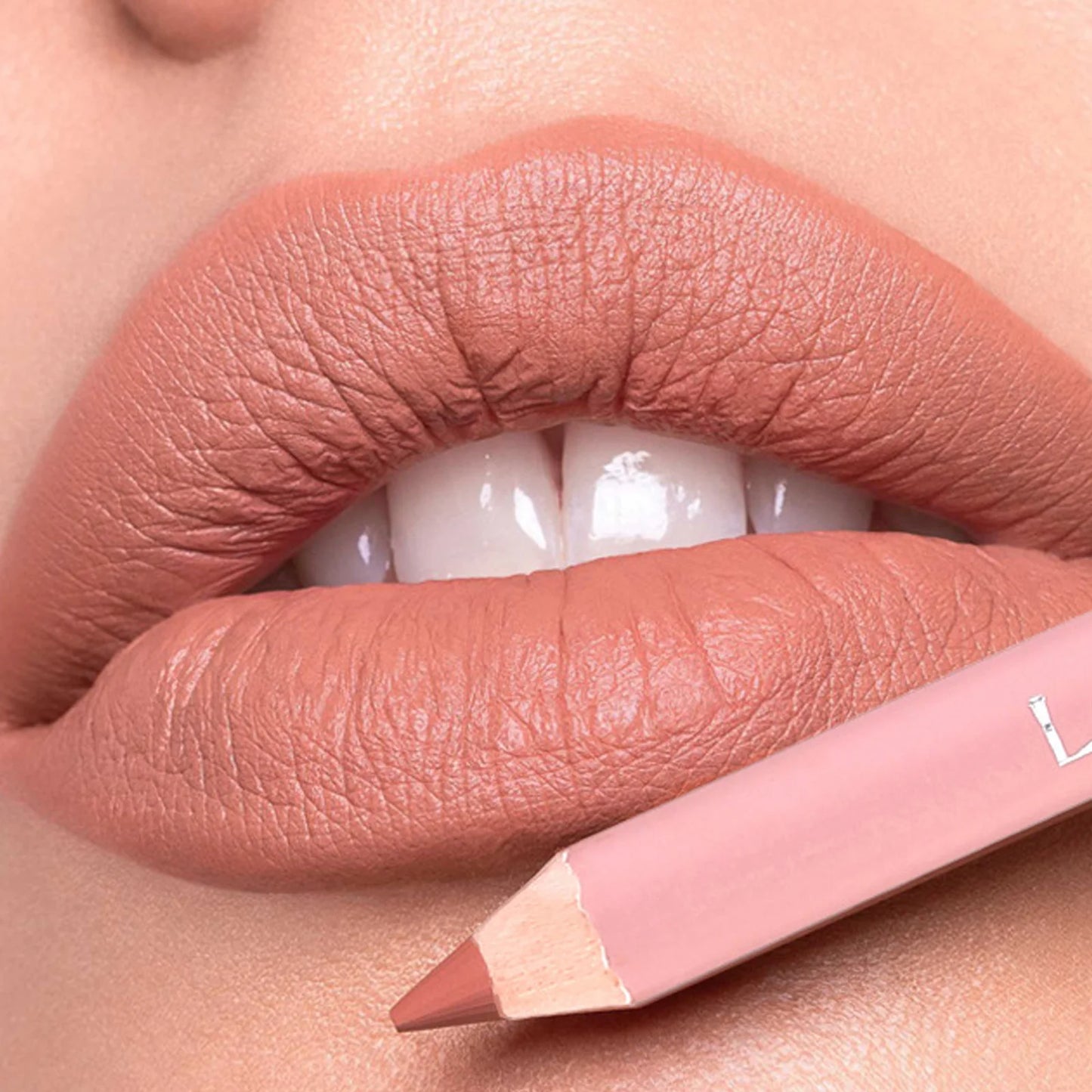 Matte lip liner pencil
