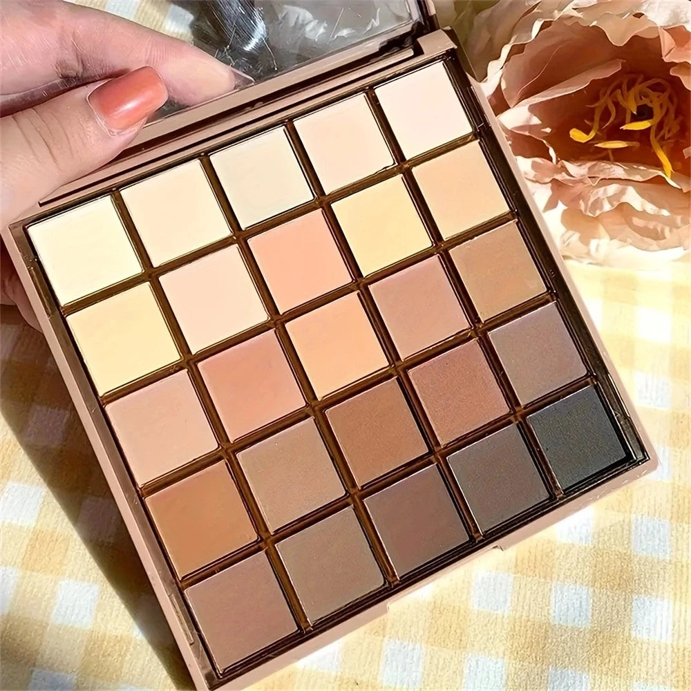 Eyeshadow palette with 25 colors