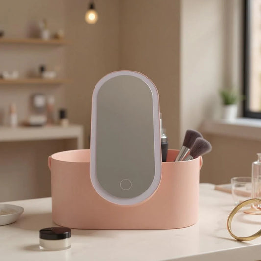 Portable makeup case with lighted mirror 