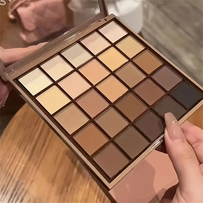 Eyeshadow palette with 25 colors