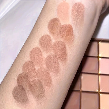 Eyeshadow palette with 25 colors